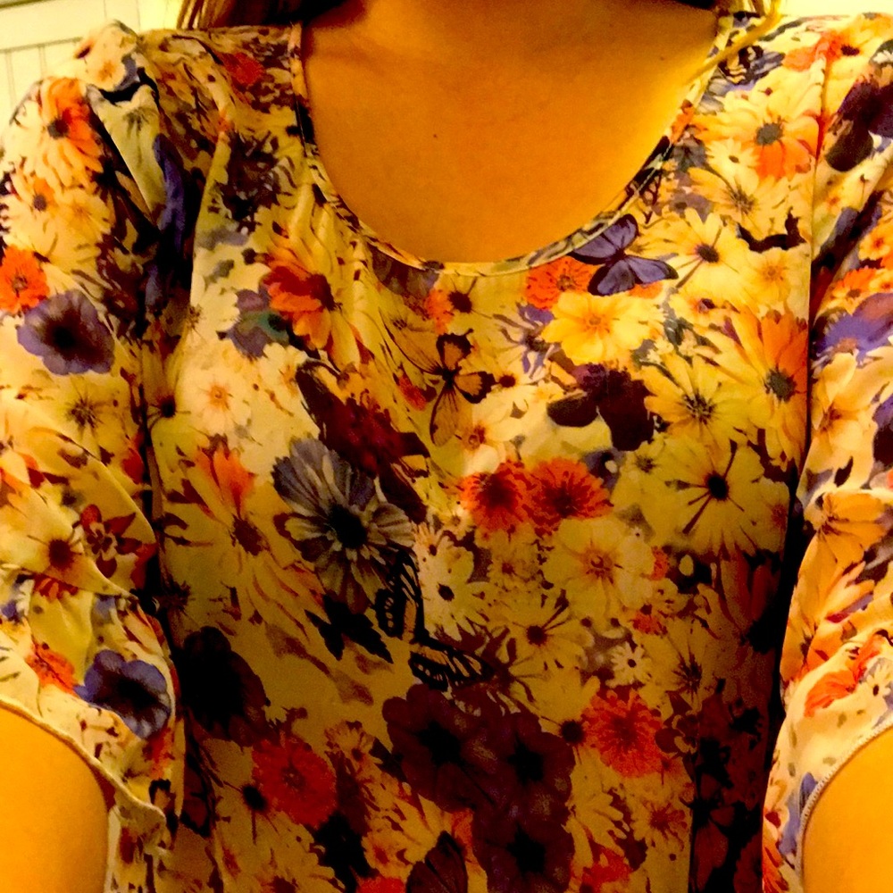 Shear floral blouse